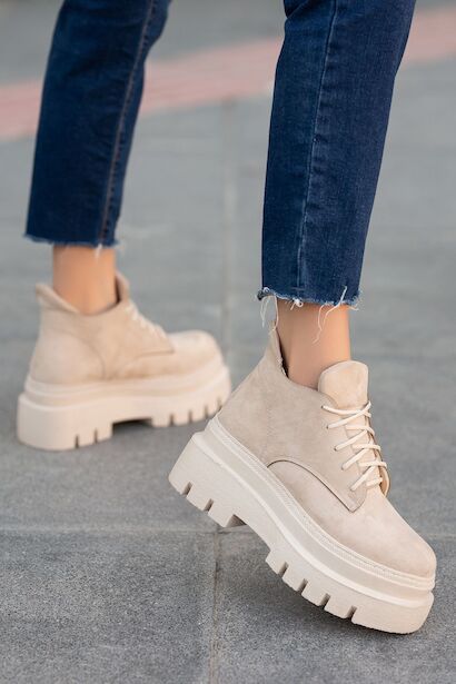 Jayle Krem Süet Yüksek Topuk Detaylı Bağcıklı Kadın Bot 