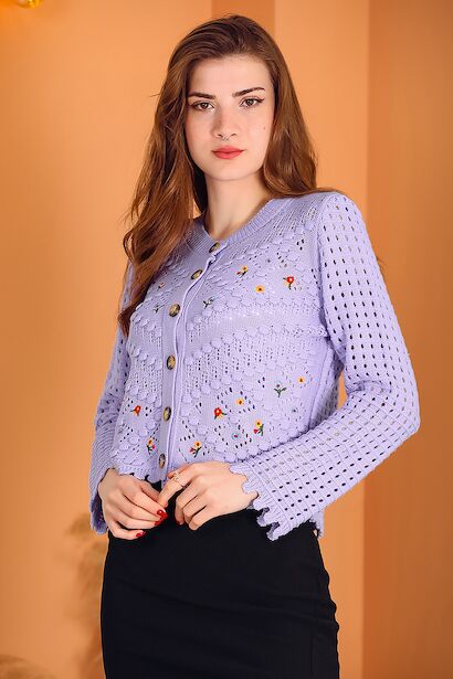 Kadın Nakışlı Düğmeli Kısa Hırka 