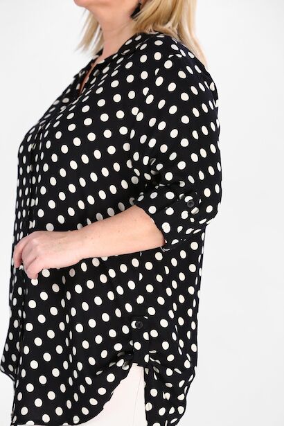 Büyük Beden Kol Katlamalı Gömlek  Siyah 4