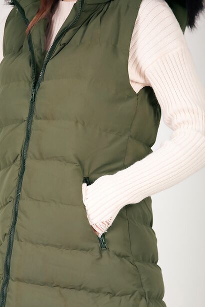 Kadın Kapşonlu Kürklü Uzun Şişme Yelek  Haki 9