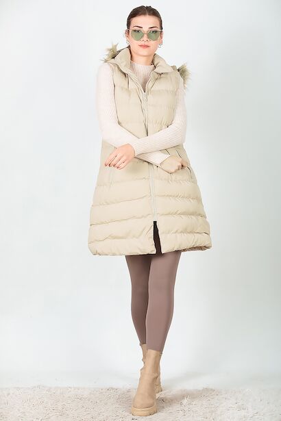 Kadın Kapşonlu Kürklü Uzun Şişme Yelek  Krem 6