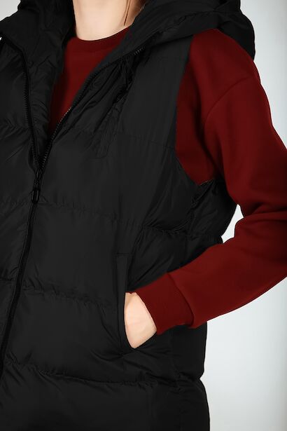 Kadın Kapşonlu Şişme Yelek  Siyah 6