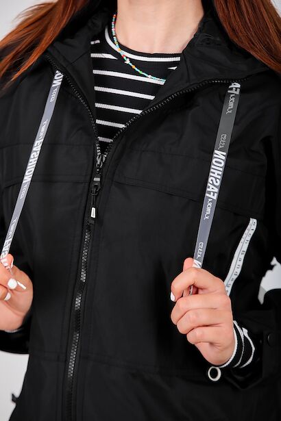 Kadın Kapşonlu Astarlı Yağmurluk Mont  Siyah 9