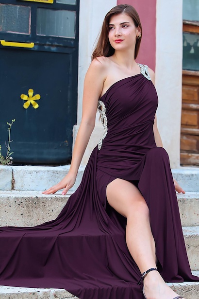 Kadın Tek Omuz Taşlı Abiye Elbise