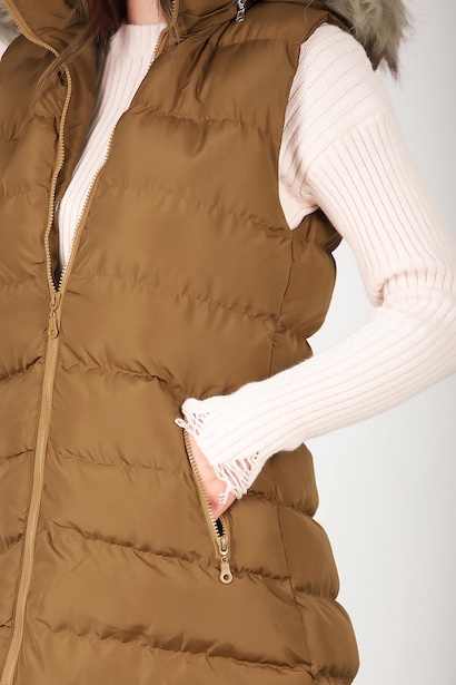 Kadın Kapşonlu Kürklü Uzun Şişme Yelek Taba 9