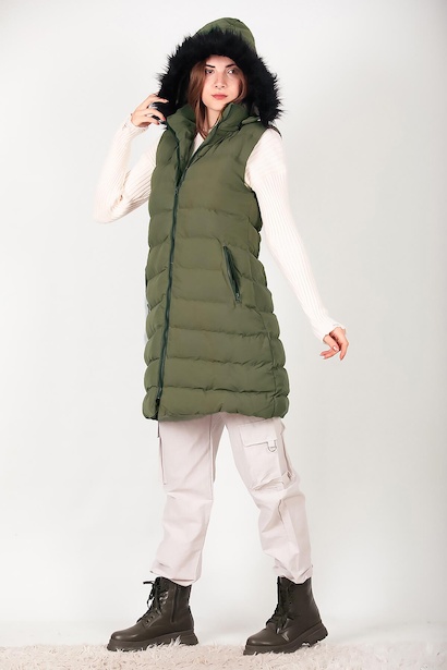 Kadın Kapşonlu Kürklü Uzun Şişme Yelek Haki 6