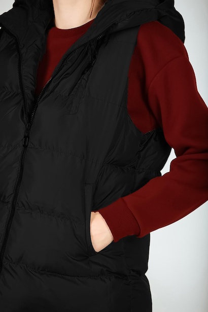 Kadın Kapşonlu Şişme Yelek Siyah 6