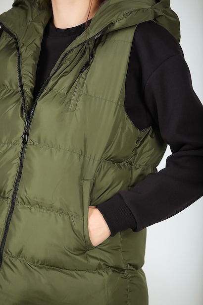 Kadın Kapşonlu Şişme Yelek Haki 9