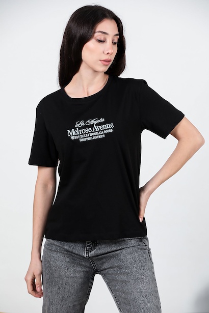 Kadın Ön Nakışlı Penye Tshırt 