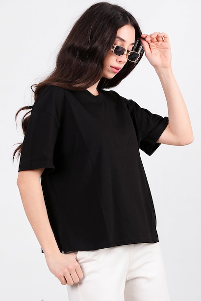 Kadın Yan Yırtmaçlı Bisiklet Yaka Oversize Tshirt