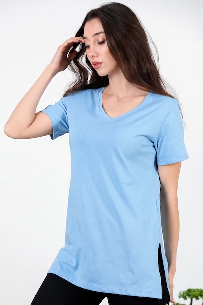 Kadın Yan Yırtmaçlı V Yaka T-shırt 