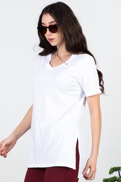 Kadın Yan Yırtmaçlı V Yaka T-shırt 