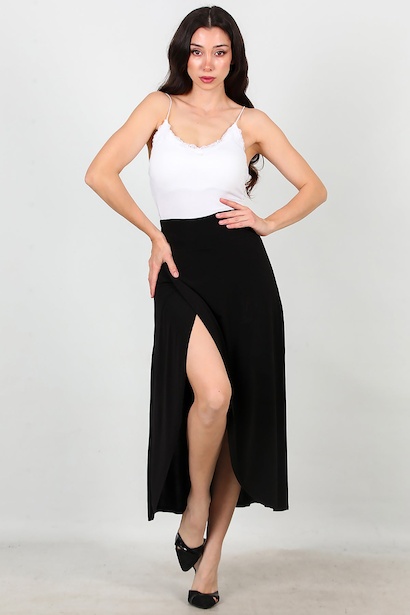 Kadın Şortlu Yırtmaçlı Etek 