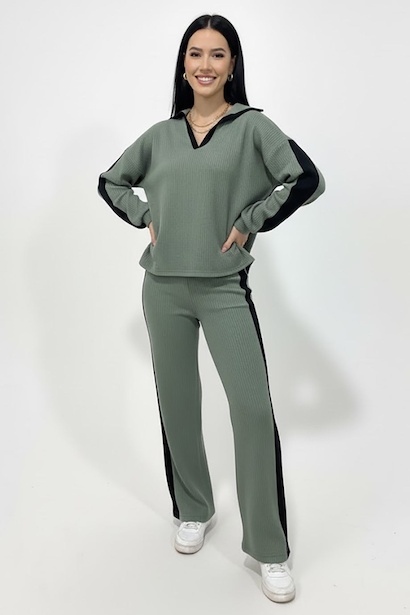 Kadın Garnili Önü V Yakalı Takım 